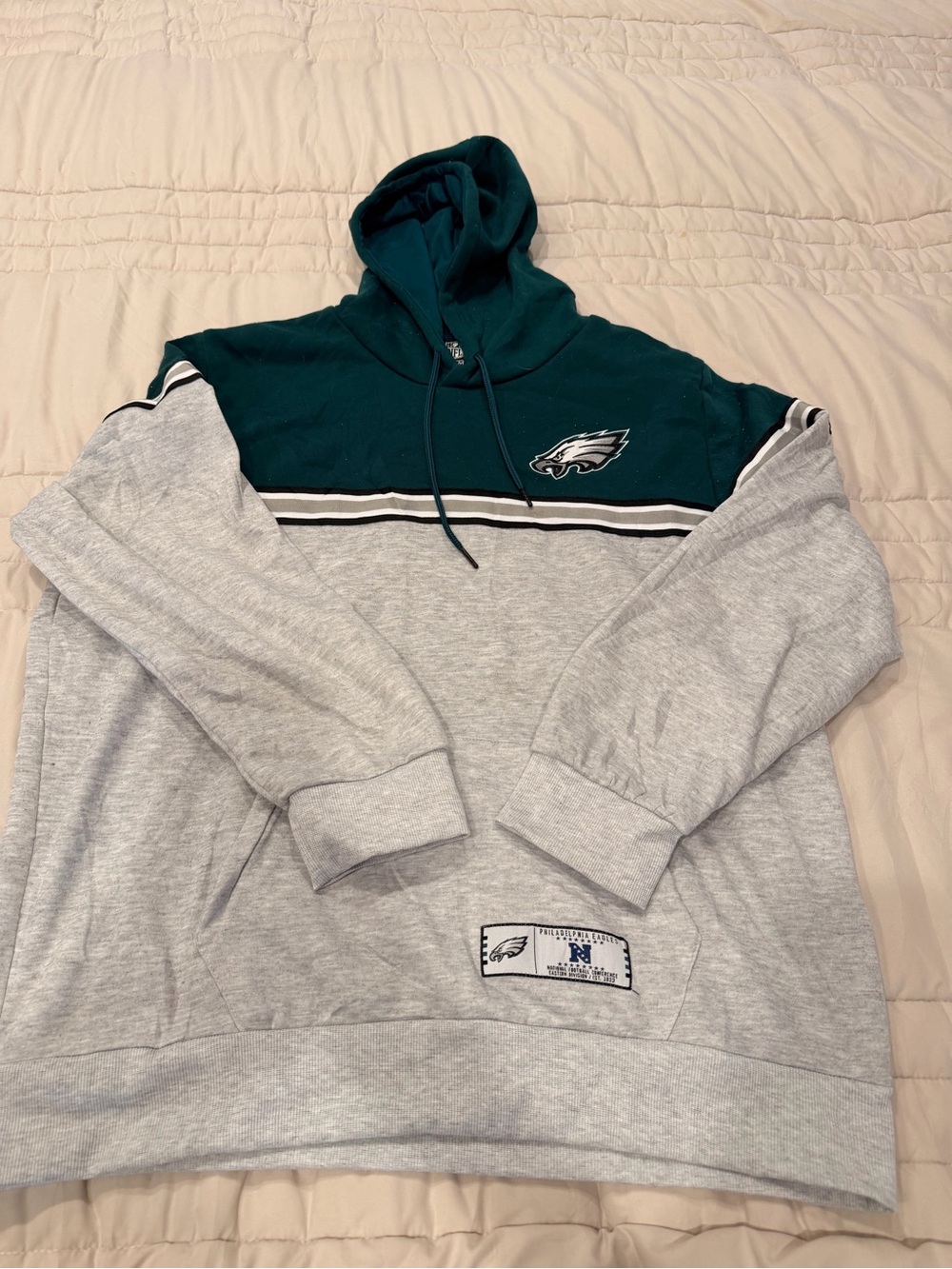 NFL Philadelphia Eagles Green and Gray Pullover Hoodie